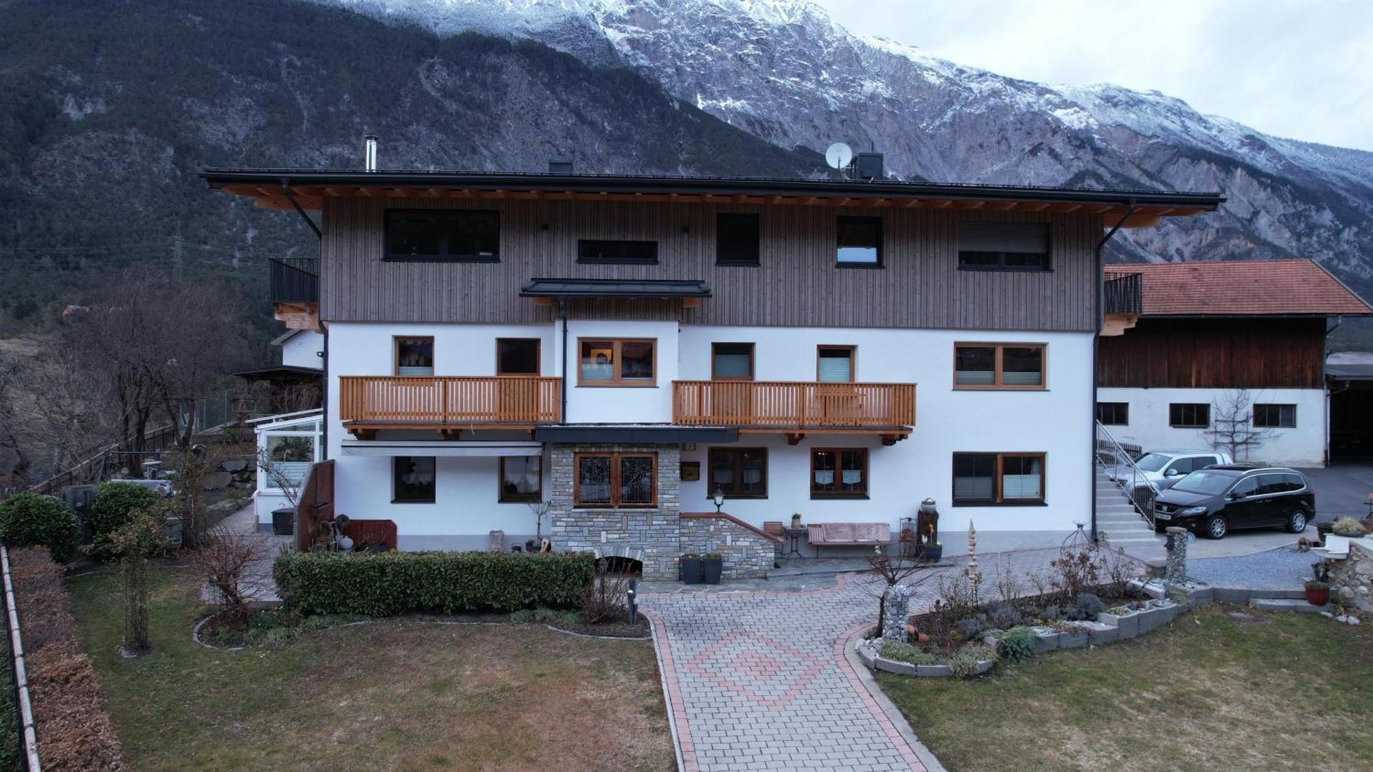 Gaestehaus Koell Appartamento Roppen